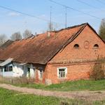Усадьба Костровицких: дом для рабочих (Большие Новоселки), апрель 2012