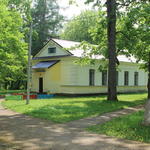 Усадьба Чапских: флигель (Станьково), май 2013