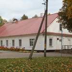 Усадьба Сулистровских: флигель левый (Комарово), октябрь 2013