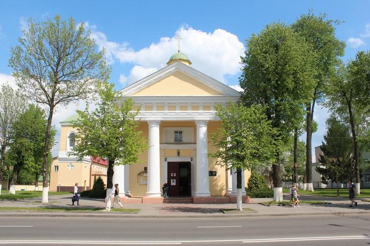 Монастырь пиаров: собор св. Михаила Архангела