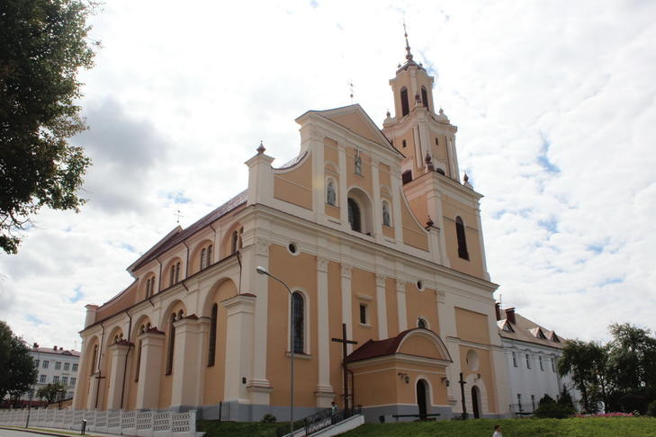 Монастырь бернардинцев: Костел Отыскания св. Креста