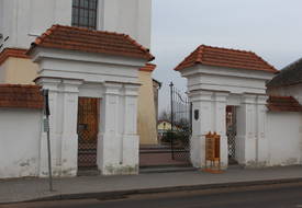 Костел св. Николая: брама