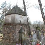 Кладбище католическое: часовня-костница (Константиново), апрель 2012