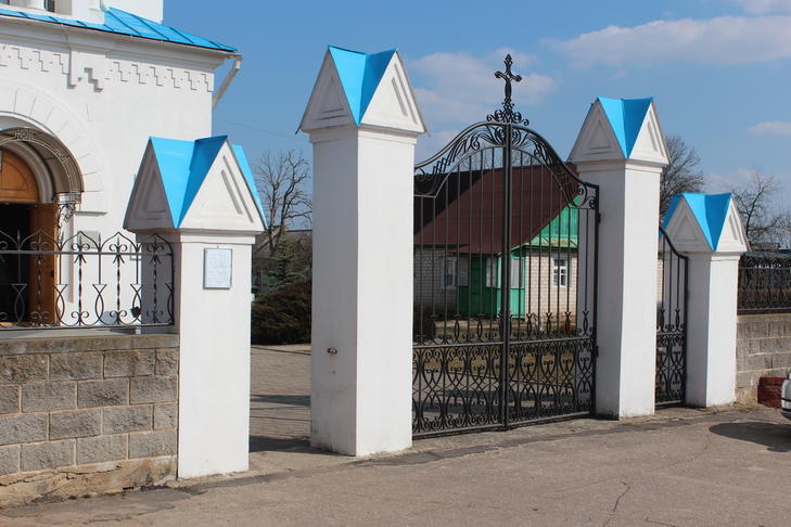 Церковь св. Петра и Павла: брама