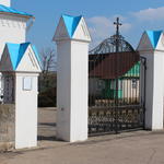 Церковь св. Петра и Павла: брама (Узда), март 2016