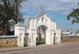 Костел св. Симеона и Тадеуша: брама